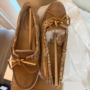 NIB Sperry Women's Starfish Animal Tan Boat shoes